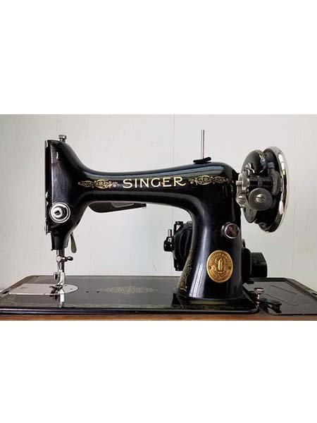 Vintage Singer 28k 3-4 Size Hand Cranked Sewing Machine